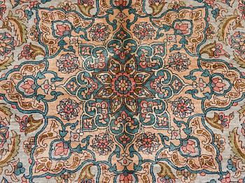 MATTO, an old silk Turkey, ca 428 x 299-307 cm.