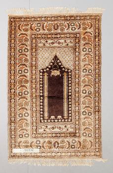 MATTA, orient, silkeinslag, old. 185 x 121 cm.