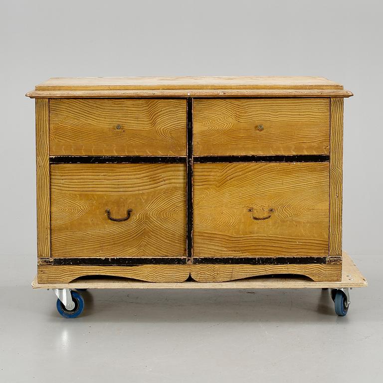 SLAGBORD/LÅDFACK, 1800-tal.