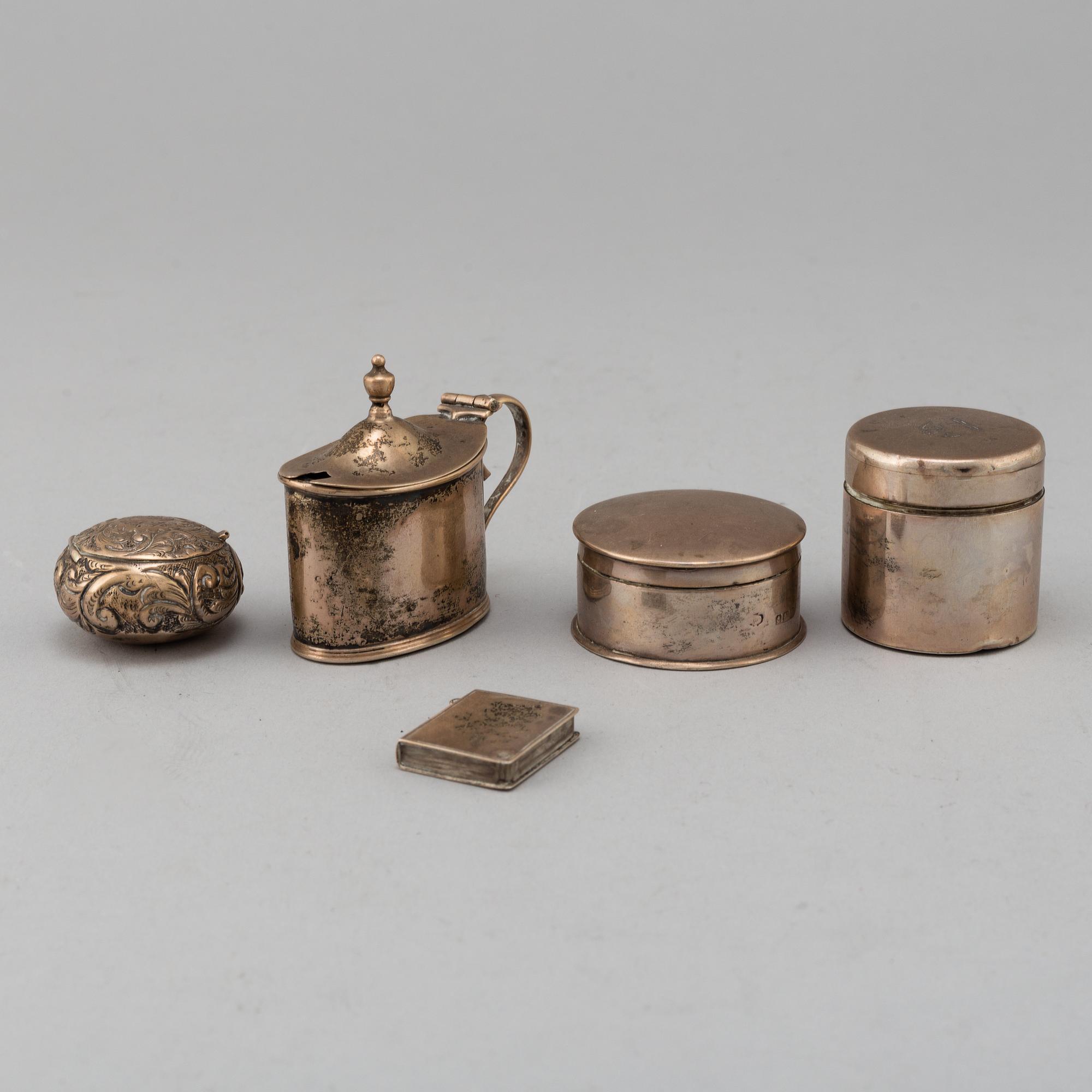 SAMLING SILVERFÖREMÅL, 5 stycken, bland annat Cornelius Saunders & Francis Shepard, Birmingham, England, 1897.