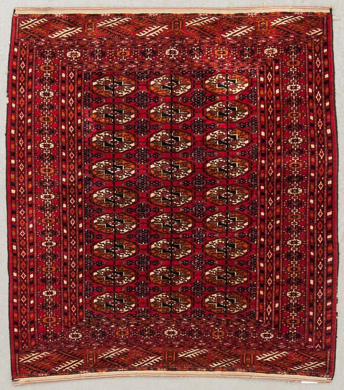 MATTA, semiantik, Turkmensk Tekke, ca 114 x 102 cm.