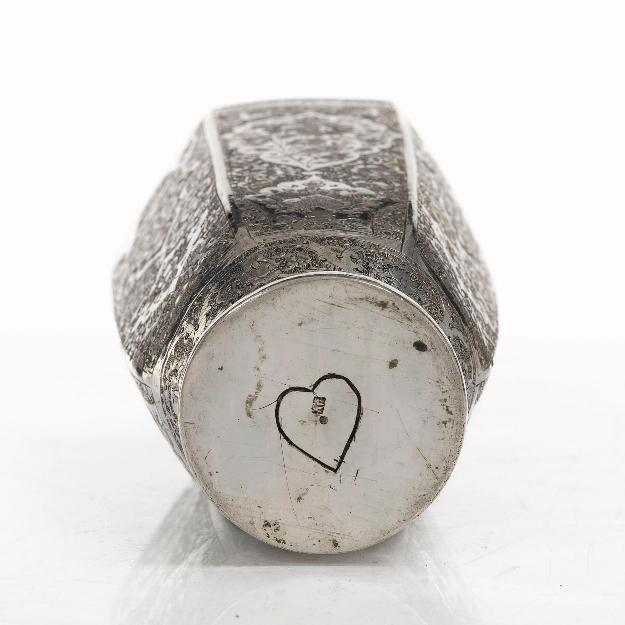 Vas, silver, Persien (Iran), Qajardynastin.