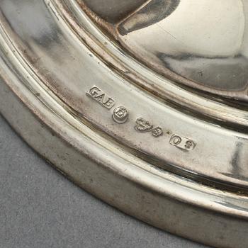 KANDELABER samt LJUSSTAKAR, ett par, CGH samt GAB, Stockholm, 1939 samt 1964. Tot vikt 785 g.