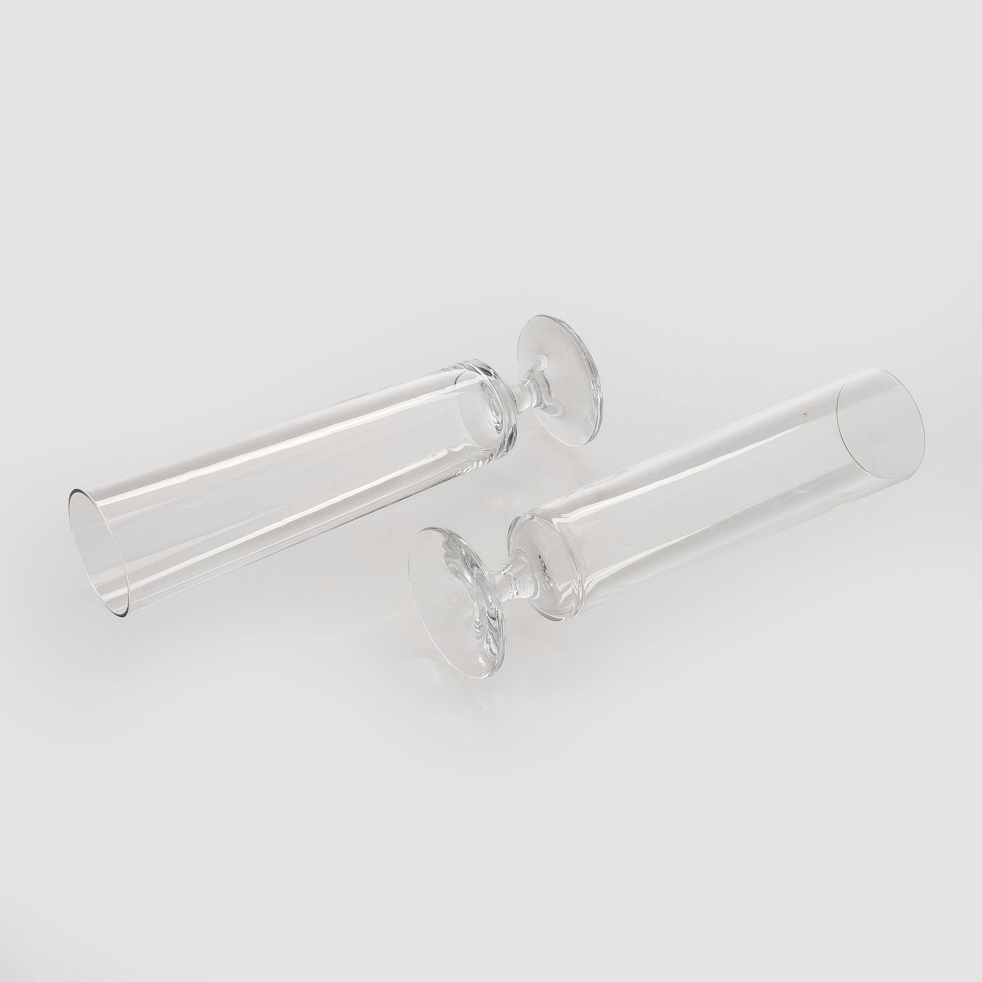 Tapio Wirkkala, A set of 17 champagne glasses 'Karelia', Iittala, in production 1965-1974.