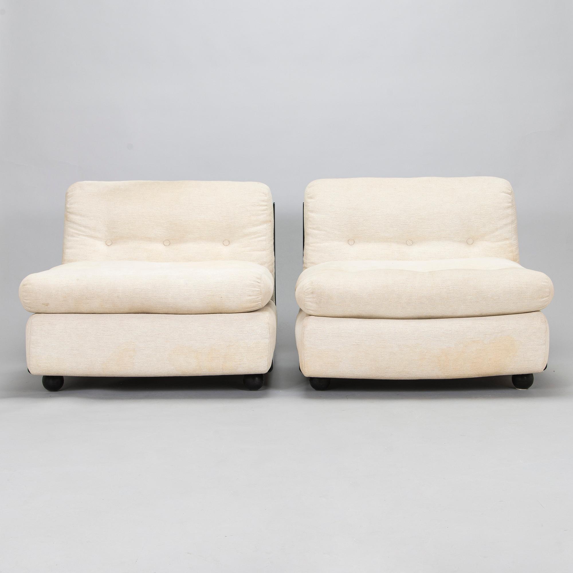 Mario Bellini, A pair of 'Amanta' armchairs for C&B Italia,  second half of the 20th century.