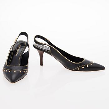 A Black Leather Slingback Shoes, size 39.5.