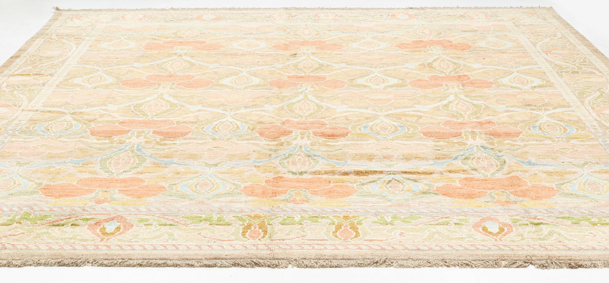 Matta, Västpersisk med "Arts and crafts mönster", ca 410 x 377 cm.