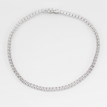 ARMBAND, 18K vitguld och diamanter tot ca 1.56 ct.