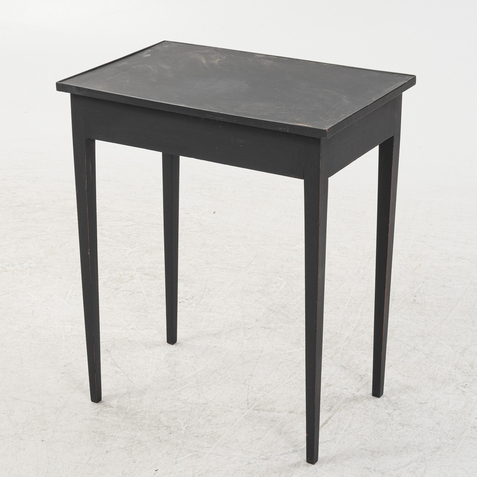 Bord, sengustavianskt, omkring 1800.