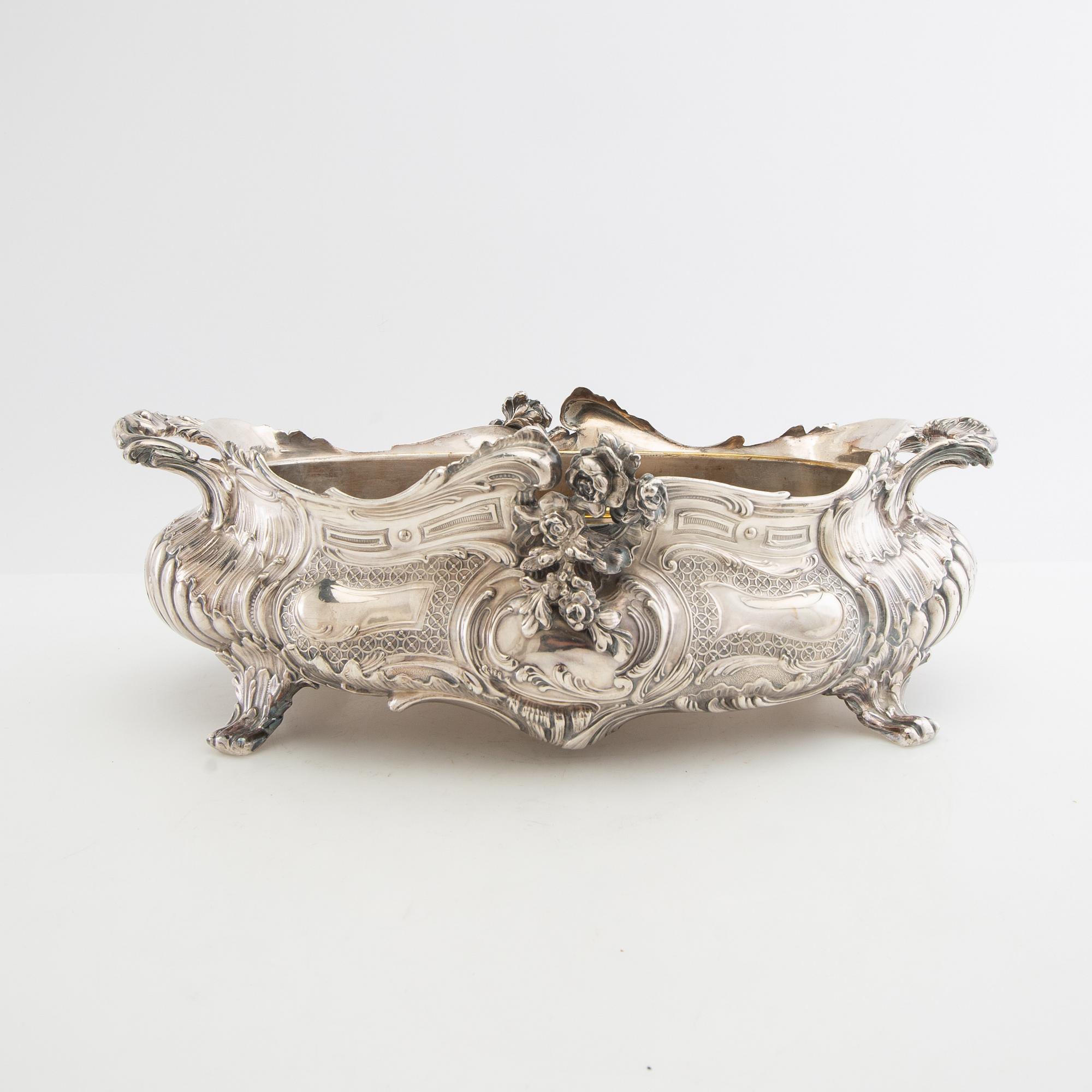Jardinière Rococo style, first half of the 20th century, silver plate.