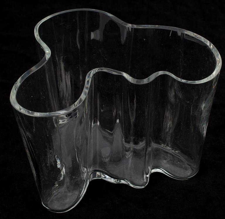 VAS, glas, sign. Alvar Aalto 3030.