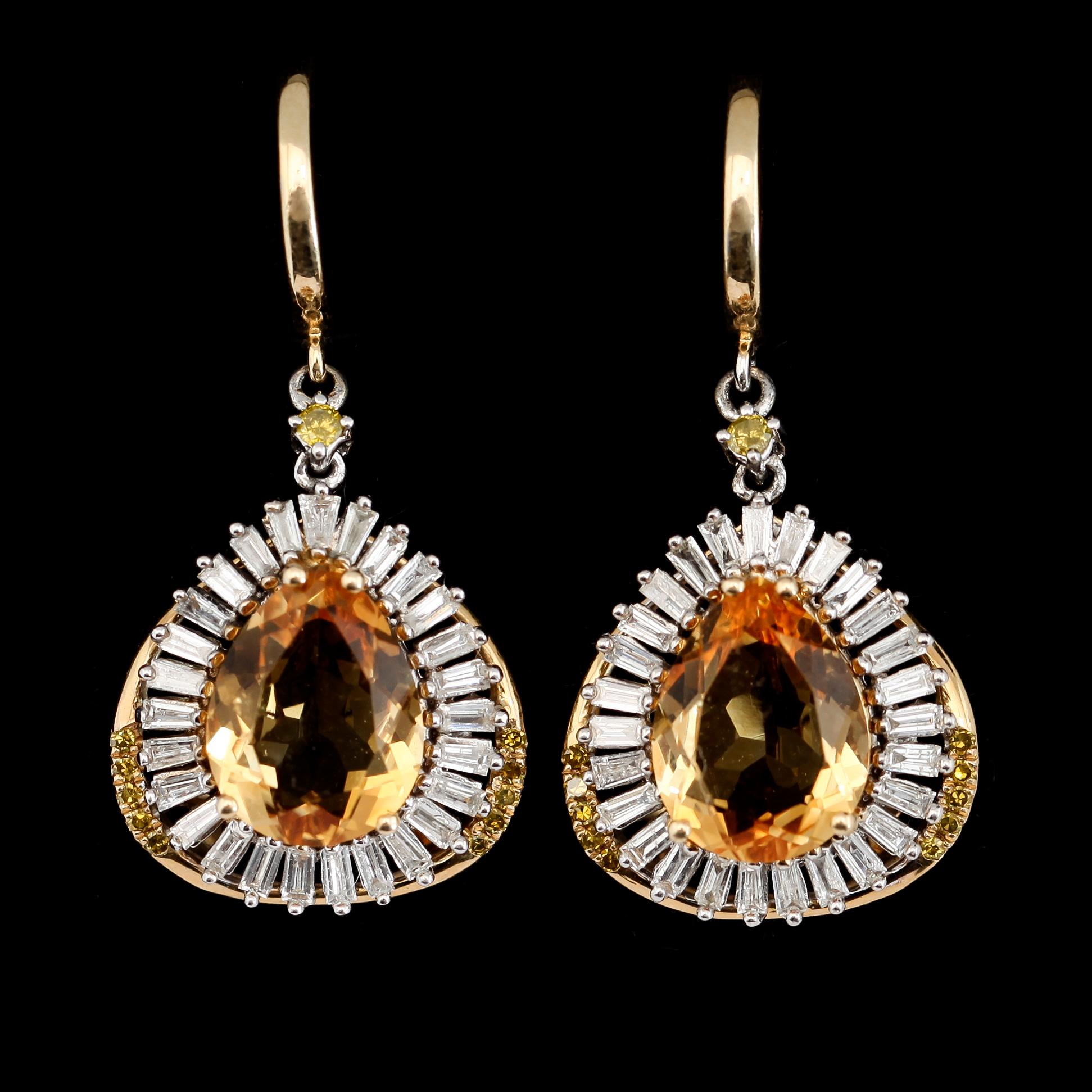 ÖRHÄNGEN, 1 par, 14K vitguld och guld, citriner och baguettslipade diamanter.