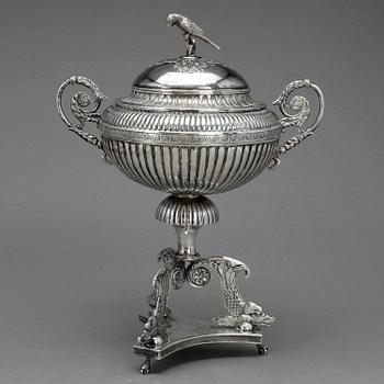 SOCKERSKÅL, silver, empire, ofullständiga stämplar, sannolikt Magnus Fryberg, verksam 1817-34 i Jönköping. Ca 781 gram .