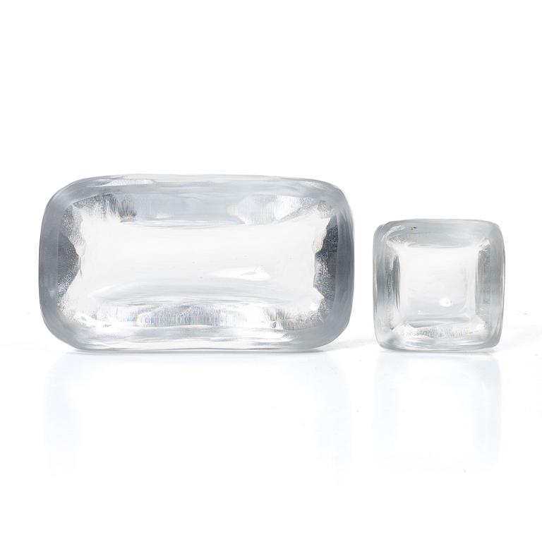 Vicke Lindstrand, Bowls, 4 pcs, glass, “Platina”, Orrefors.