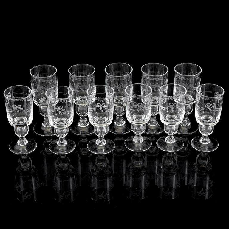 VINGLAS, 11 st, "Antik", Reijmyre Glasbruk.