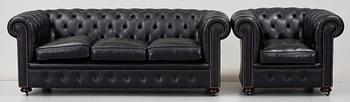 SOFFA OCH FÅTÖLJ, s.k. chesterfieldmodell, Claridge, England, 2000-tal.