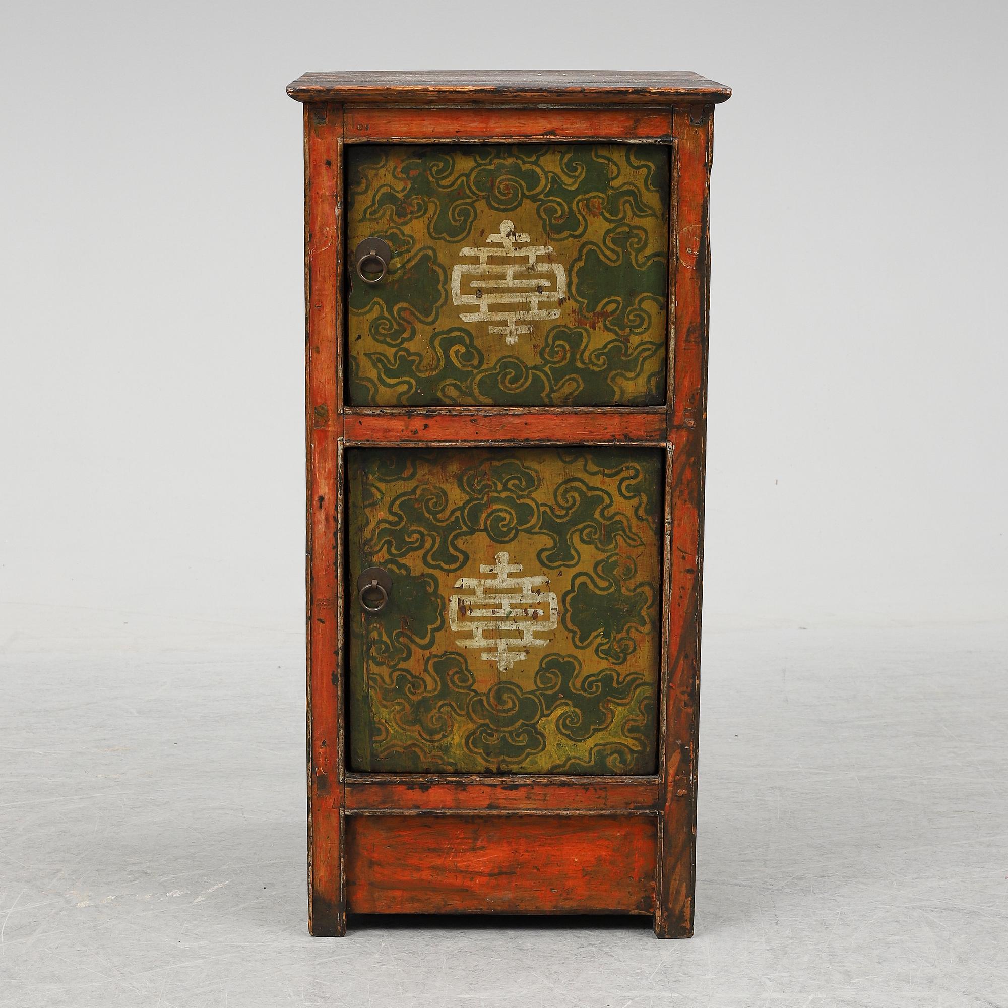 A Chinese wooden cabinet, 20th century.