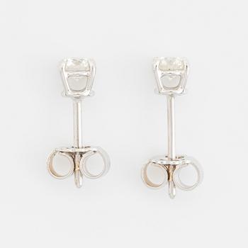 Brilliant cut diamond earrings, total ca 0,48 ct.