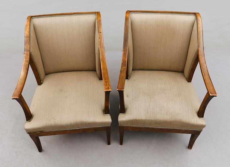 FÅTÖLJER, 1 par, 1900-talets första hälft.