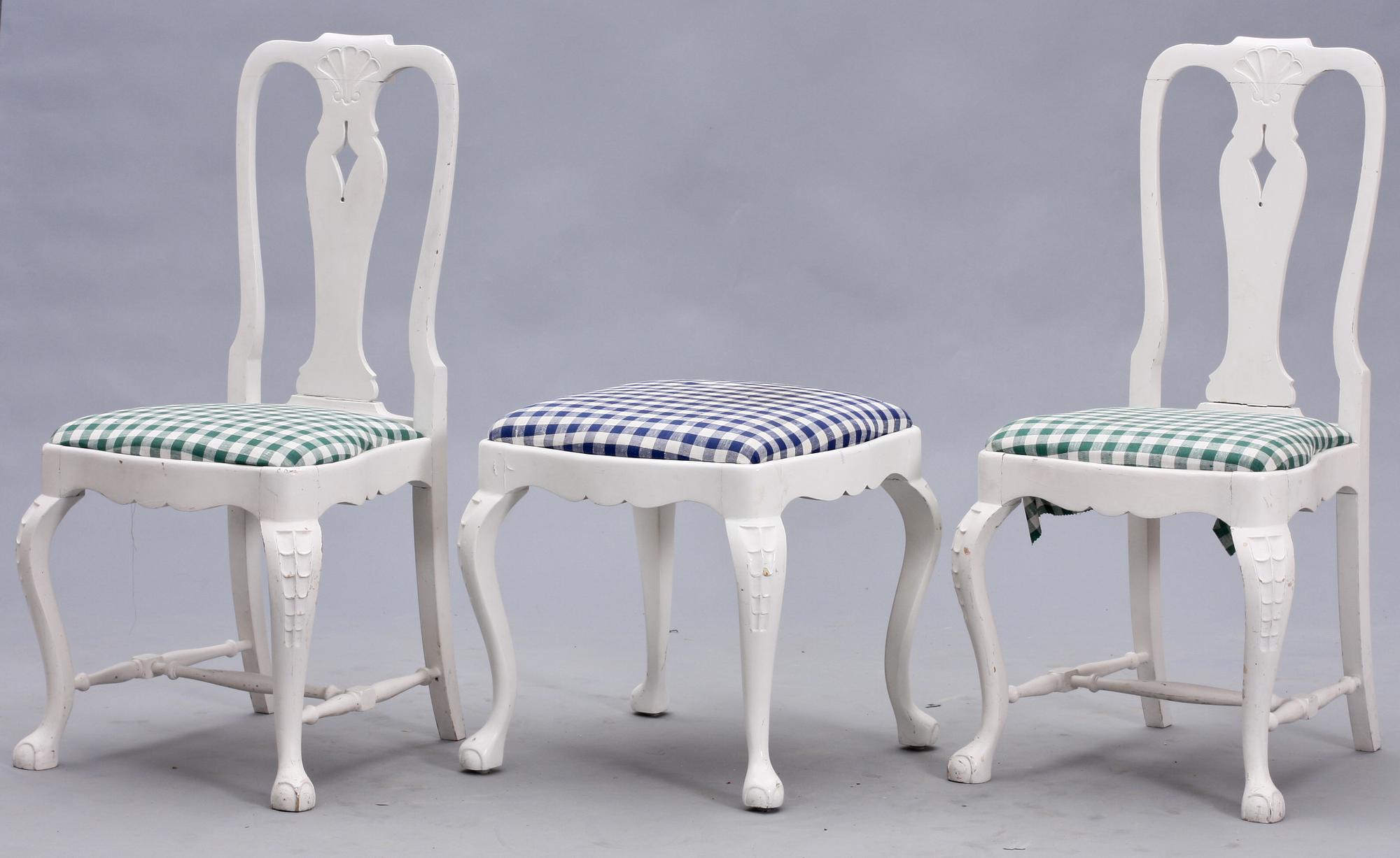 STOLAR, ett par samt TABURETT, rokokostil 1900-tal.