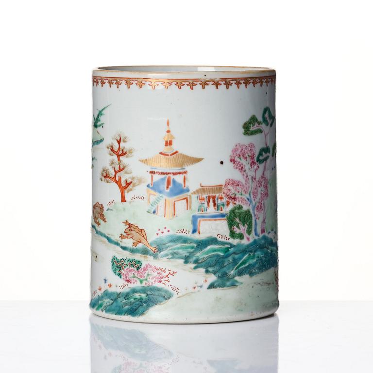 A famille rose jug, Qing dynasty, Qianlong (1736-95).