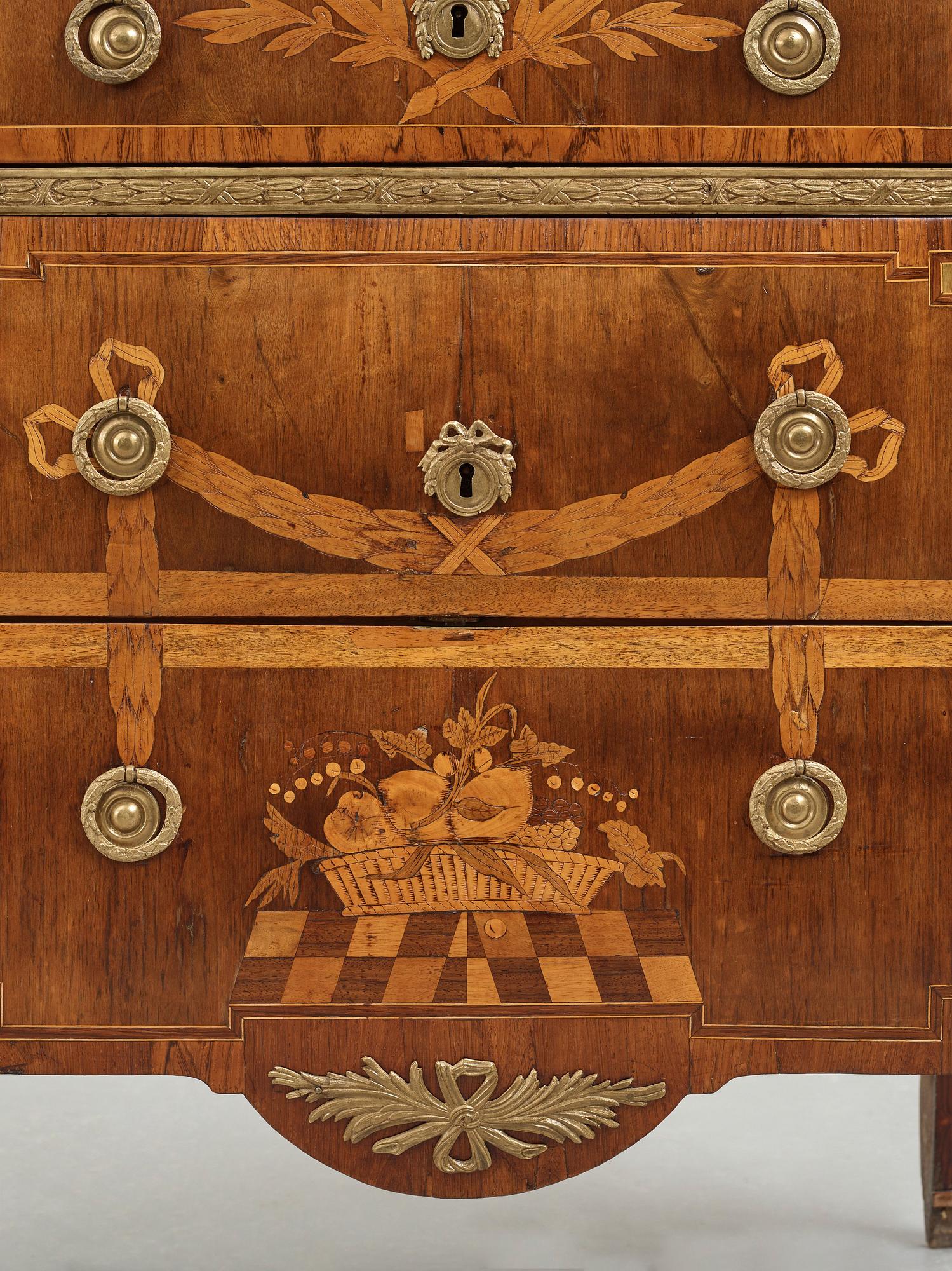 BYRÅ, tillskriven Jonas Hultsten (mästare i Stockholm 1773-1794), gustaviansk.