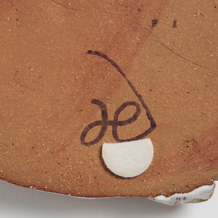 Hertha Hillfon, väggrelief.