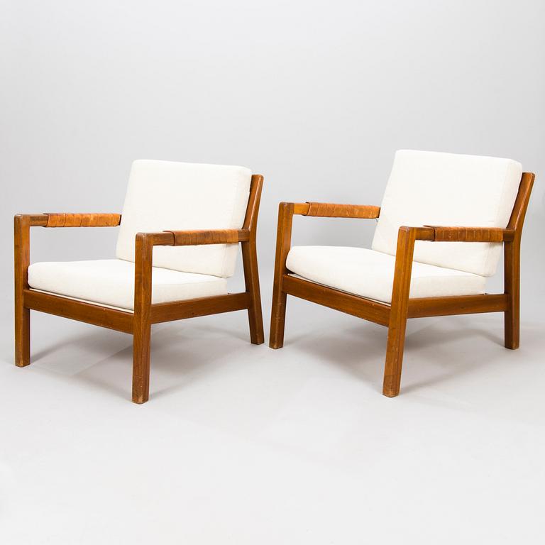 CARL GUSTAF HIORT AF ORNÄS, a pair of mid-20th-century armchairs, "Rialto" manufacturer Puunveisto Oy - Träsnideri Ab.