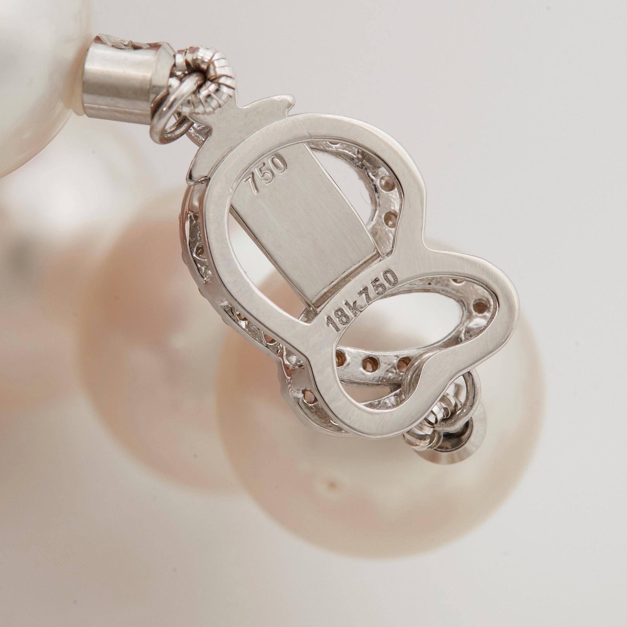 PÄRLCOLLIER.