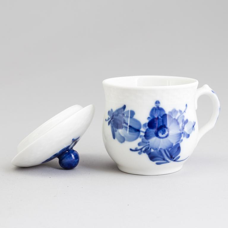 13 porcelian lidded cups and saucers, Royal Copenhagen.