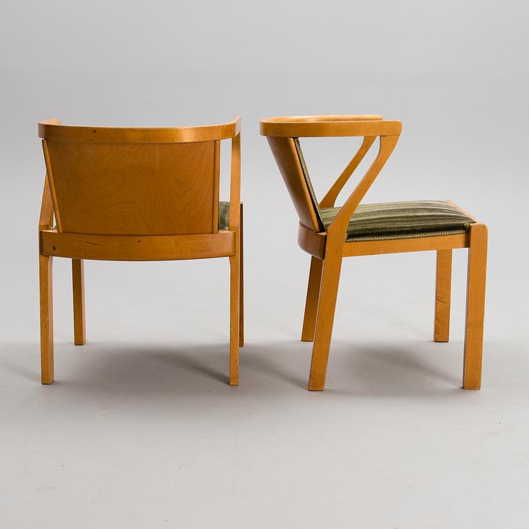 ALVAR AALTO, A PAIR OF ARMCHAIRS, model 2, Artek, mid 20th century.