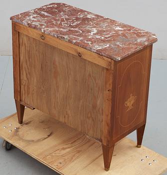 BYRÅ, gustaviansk stil 1900-talets mitt.