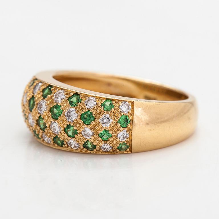 An 18K gold ring, with pavé-set tsavorite garnets and brilliant-cut diamonds. D.Gallopin & Cie, Geneva.