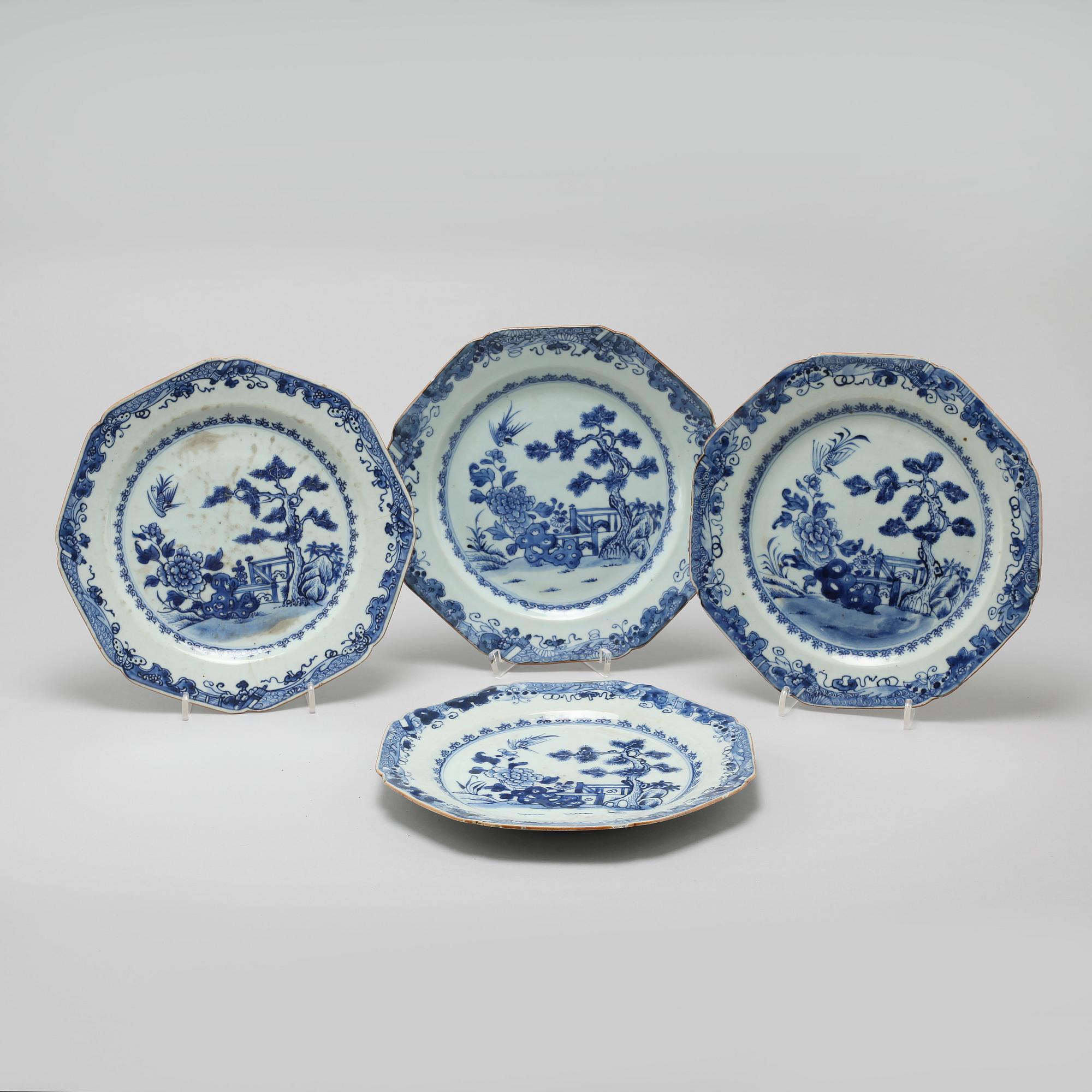 Seven Chinese dinner plates and two soup plates from the 18th century.