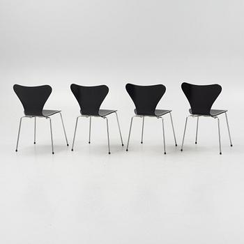 Arne Jacobsen, stolar, 4 st, "Sjuan", Fritz Hansen, Danmark, 2007.