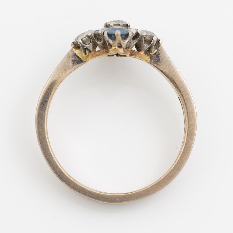 Ring, 18K white gold with sapphires and brilliant-cut diamonds.