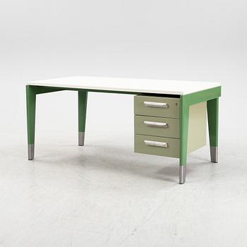 Jean Prouvé, skrivbord, "Bureau Métallique 1946", ur serien Prouvé RAW office edition, G-Star, Vitra, 2000-tal.