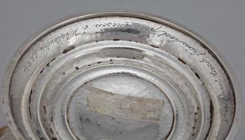 SKÅL OCH VAS, silver. Bl a Axel Sundberg, Västerås 1924. Vikt tot ca 440 g.