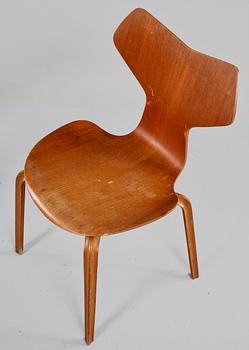 STOLAR, 3 st "Grand Prix", Arne Jacobsen, Fritz Hansen, Danmark, 1900-talets tredje kvartal.