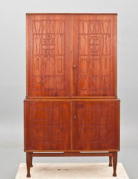 SKÅP. "Krus" Yngve Ekström, märkt Westbergs Möbler AB i Tranås, 1950-tal.