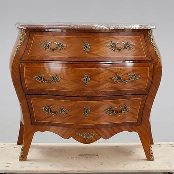 BYRÅ, rokokostil, 1900-talets mitt.