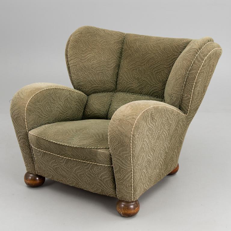 An 'Aulanko-model' armchair designed in 1939.
