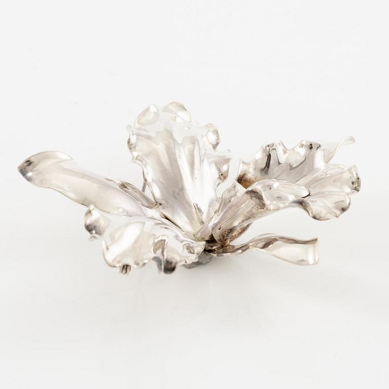 Wiwen Nilsson, a brooch, in the shape of a lily, sterling silver, Lund 1961.