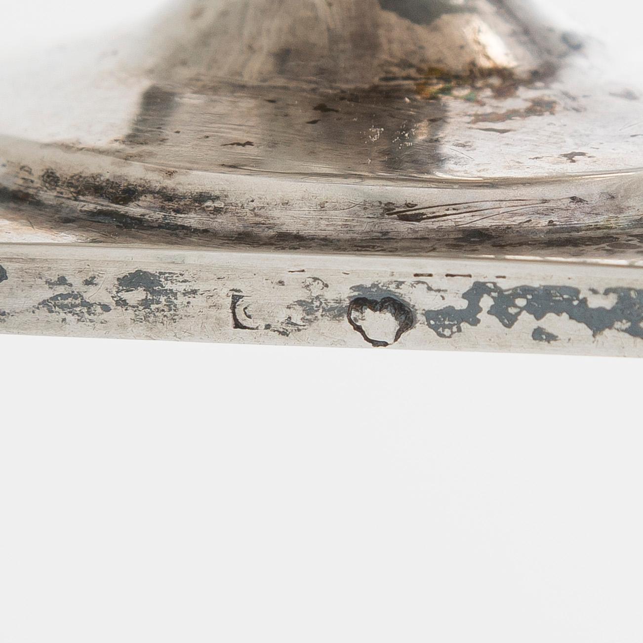 Saltkar, ett par, silver, Finland, slitna stämplar, möjligen Gustaf Lönnqvist, aktiv i Borgå 1827-65.