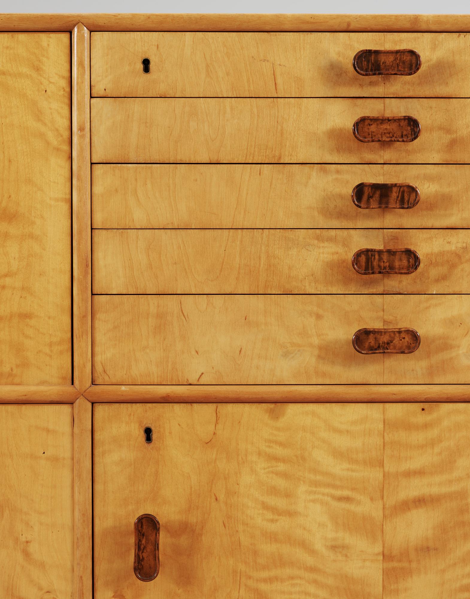 An Axel Larsson birch cabinet by Svenska Möbelfabrikerna Bodafors, ca 1935.