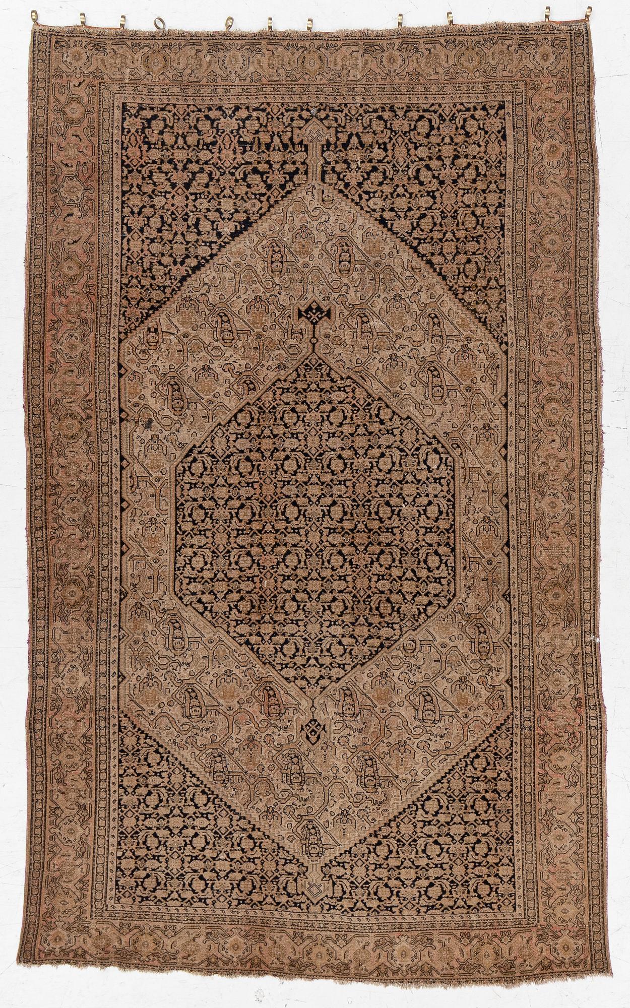 Matta, Senneh, antik, ca 197 x 120 cm.