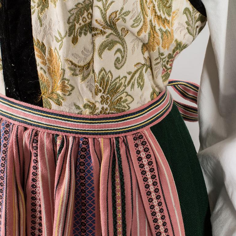 HÄRADSDRÄKT Färs o Frosta, 1900-talets andra hälft.