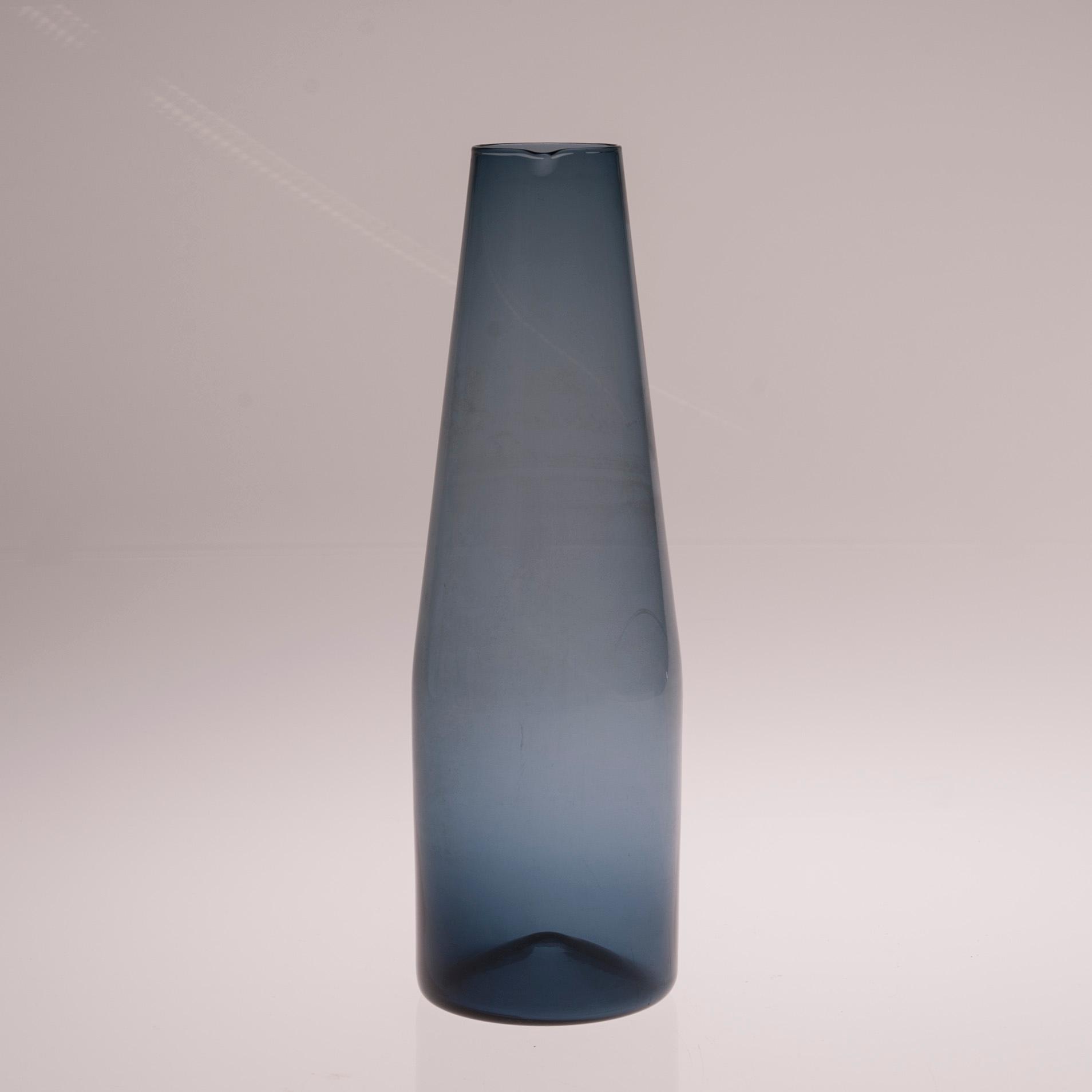 KARAFF, i-403 signerad Timo Sarpaneva, Iittala 1900-talets mitt.