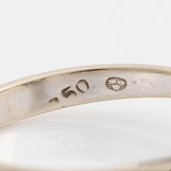 Brilliant cut diamond ring.