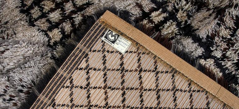 MATTOR, 2 st, rya, Marianne Richter,  "Löfstad", serien Östergyllen 191 x 138 och 230 x 167.